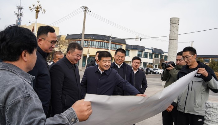 肅州區(qū)委副書記、區(qū)長宋濟民調(diào)研生態(tài)公司酒泉火車站站房改造提升項目復(fù)工復(fù)產(chǎn)情況